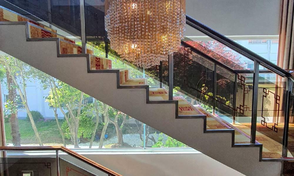 Admiral Hotel Кодже Экстерьер фото
